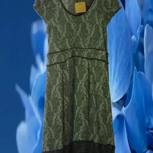 VESTIDO  CORTO MANGA CORTA NEGRO Y GRIS CON ENCAJE