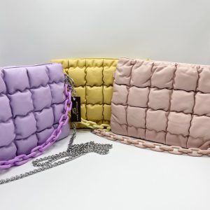 Bolso acolchado cadenas