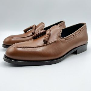Zapato vestir con borlas