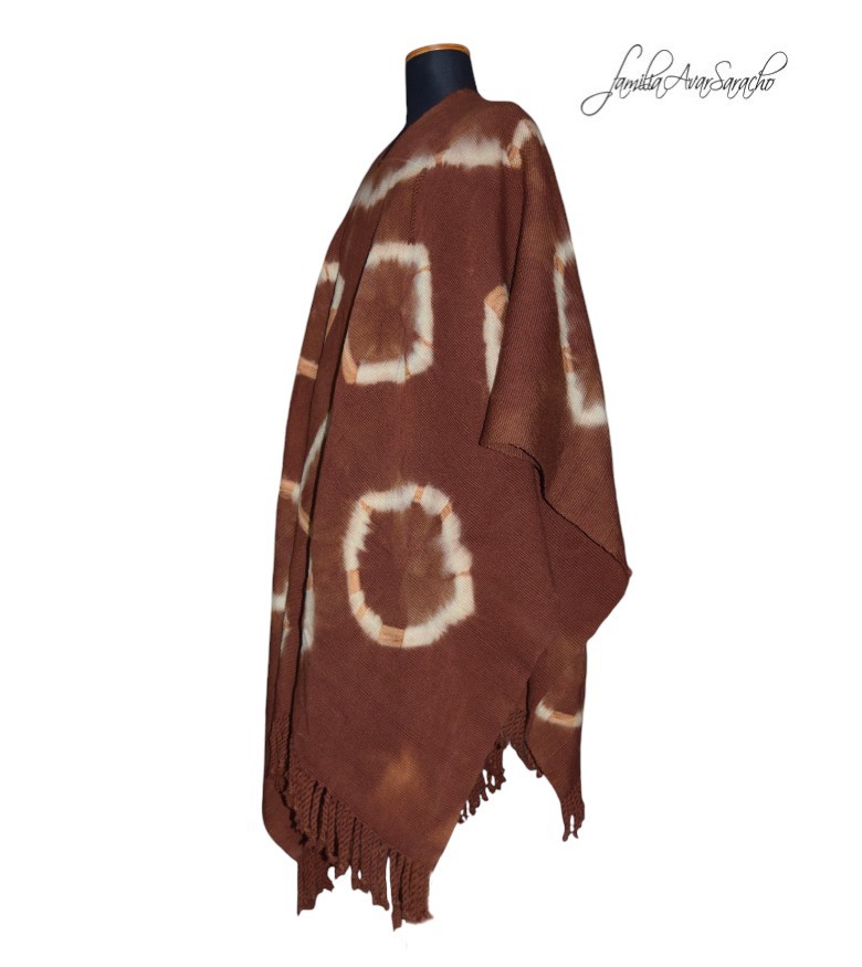 PONCHO DE ARGOLLAS G623 – UN PAÑO – TRAMA Y URDIMBRE FINA – DISPONIBLE - Imagen 4