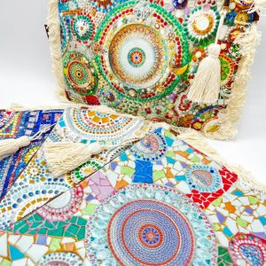 Cartera estampada flecos