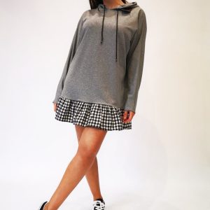 Vestido con capucha
