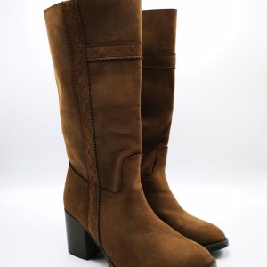 Bota de tacón y caña alta