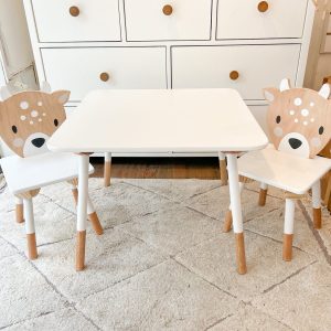 Mesa con sillas modelo Bambi