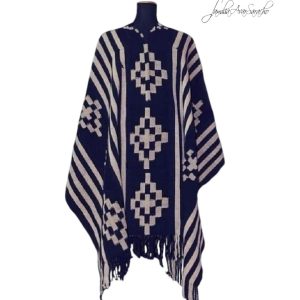 PONCHO ATADO A010 – UN PAÑO TRAMA FINA, URDIMBRE FINA – SE REALIZA POR PEDIDO