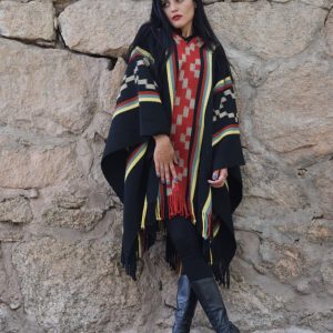 PONCHO ATADO A013/1 – RECREACIÓN MANSILLA  – UN PAÑO – TRAMA Y URDIMBRE FINA – SOLO POR PEDIDO