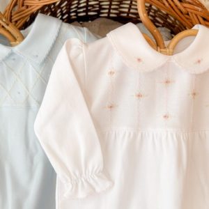 Enterito PIMA Smock Cuello Bordado