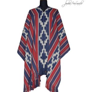 PONCHO ATADO A200 PEHUENCHE CON FLECOS UN PAÑO TRAMA FINA, URDIMBRE FINA – DISPONIBLE
