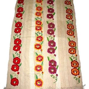 ALFOMBRA BORDADA MB104   2 mts. x 1.40 mts.