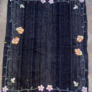ALFOMBRA BORDADA MB806   2 mts. x 1.40 mts.