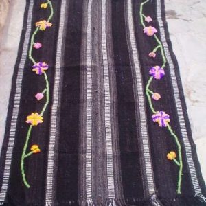 ALFOMBRA BORDADA MB813   2 mts. x 1.40 mts.