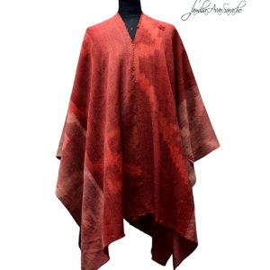 PONCHO DE ALPACA AR095 “FAMILIA AVAR SARACHO”  DISPONIBLE CON ENVIO INMEDIATO