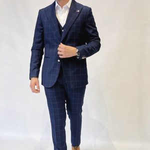 Traje de cuadros con chaleco