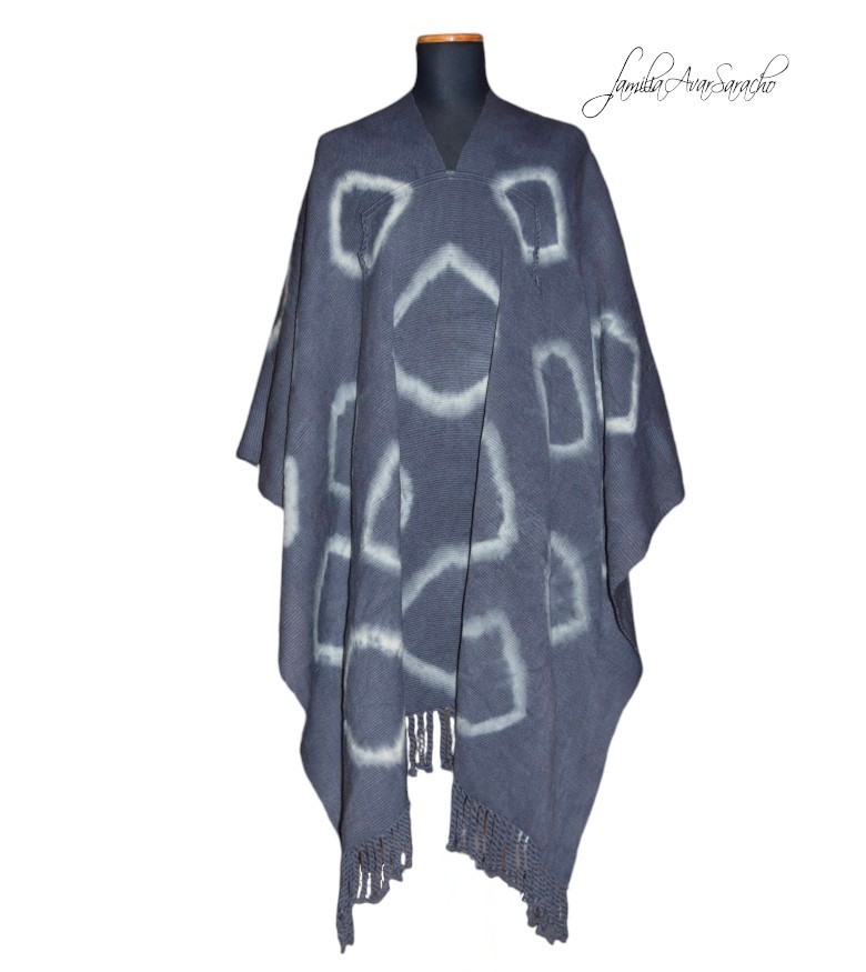 PONCHO DE ARGOLLAS G451 AZUL GASTADO – UN PAÑO – TRAMA Y URDIMBRE FINA – DISPONIBLE - Imagen 2