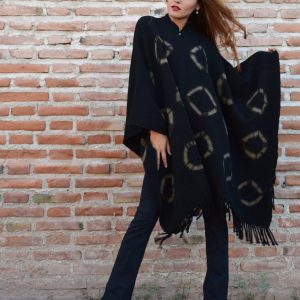 PONCHO DE ARGOLLAS G510 NEGRO- UN PAÑO – TRAMA Y URDIMBRE FINA – SOLO POR PEDIDO