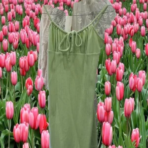 VESTIDO TIRANTES VERDE ENTALLADO