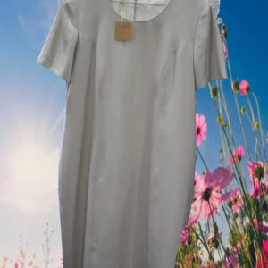 VESTIDO BEIGE CON ESTAMPADO BORDADO
