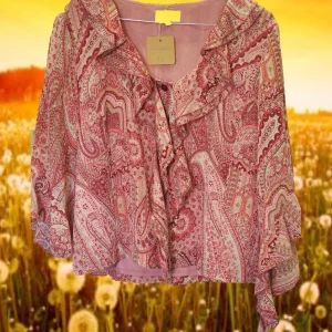 CAMISA SEÑORA MANGA LARGA ROSA CON ESTAMPADO