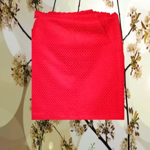 FALDA CORTA ROJA CON ESTAMPADO