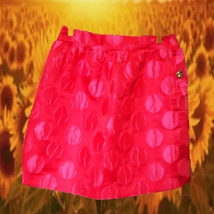 FALDA CORTA ROJA CON ESTAMPADO