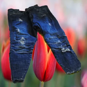 PANTALON VAQUERO HOMBRE CON DETALLES