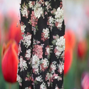 FALDA   NEGRA FLUIDA CON ESTAMPADO FLORAL