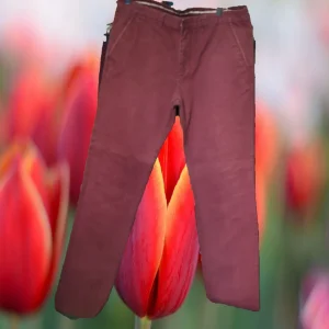 PANTALÓN CABALLERO CHINO  GRANATE