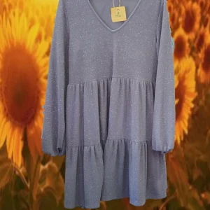 VESTIDO MIDI MORADO CON DETALLES DE BRILLOS MANGA LARGA