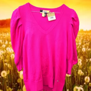 JERSEY FUCSIA CUELLO PICO MANGA ABULLONADA DKNY