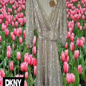 VESTIDO MIDI BEIGE CON LENTEJUELAS MANGA FRANCESA ( TARA ENGANCHADO AMBOS HOMBROS )DKNY