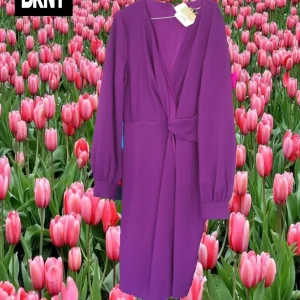VESTIDO MIDI MORADO MANGA LARGA ( TARA ENGANCHADO PARTE BAJA ) DKNY