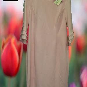 VESTIDO MIDI ROSA CON MANGA FRANCESA ( TARA MANCHA EN PARTE BAJA ) DKNY