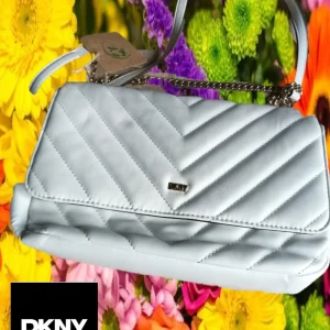 BOLSO BLANCO MEDIANO CON ASA DE CADENA ( TARA MANCHA PARTE DELANTERA ) DKNY