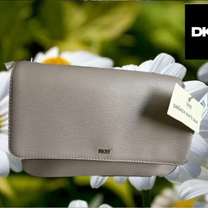 BOLSO MEDIANO COLOR TOPO ASA CON CADENA ( TARA PARTE BAJA DAÑADA ) DKNY
