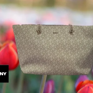 BOLSO GRANDE ROSA CON LOGO DKNY CON ASA DE CADENA ( TARA ASA LARGA DEFECTUOSA ) DKNY