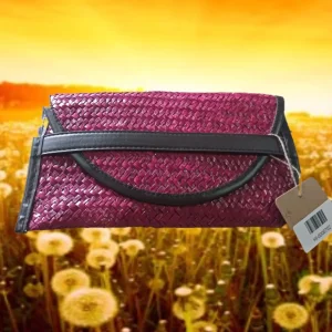BOLSO DE MANO ROSA DE RAFIA