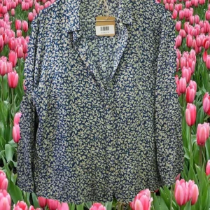CAMISA MUJER AZUL MANGA LARGA CON FLORES