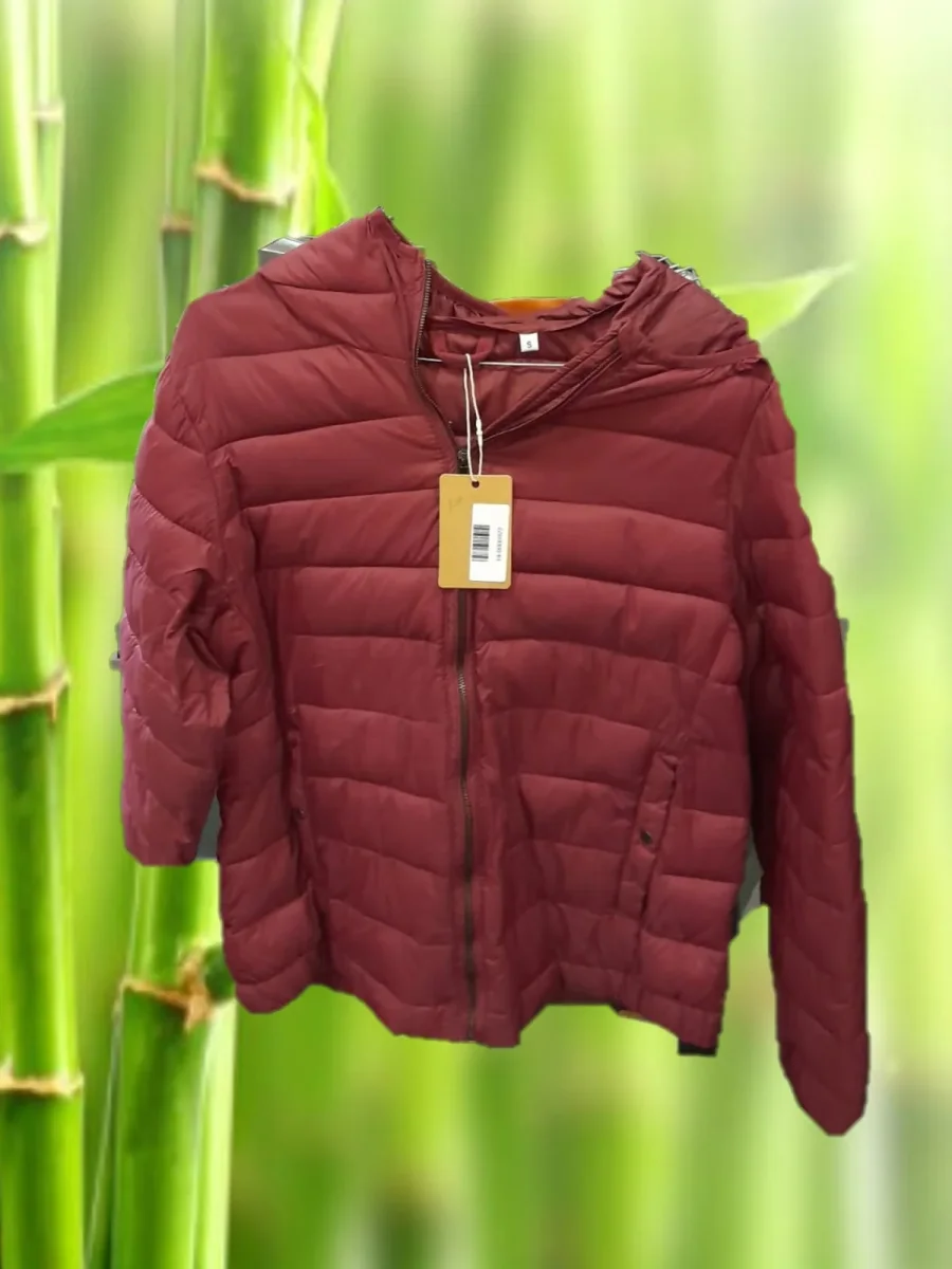 PLUMAS FINO GRANATE CON CAPUCHA - Imagen 2