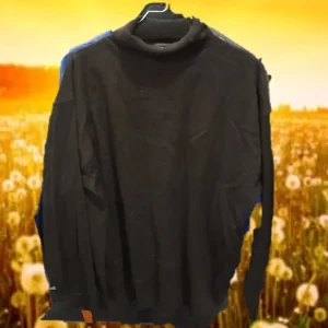 JERSEY NEGRO CUELLO VUELTO ENTALLADO