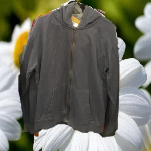 SUDADERA GRIS CON CAPUCHA