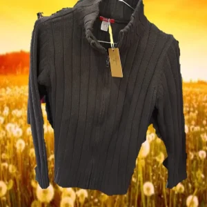 CHAQUETA MARRON DE PUNTO Y CON CREMALLERA