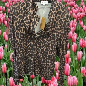CHAQUETA MUJER CON CREMALLERA Y ESTAMPADO DE LEOPARDO
