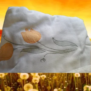 COLCHA BLANCA CON BORDADOS DE FLORES