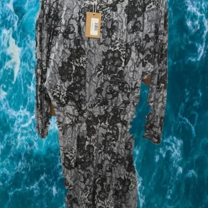VESTIDO MANGA LARGA MIDI GRIS CON ESTAMPADO FLORAL