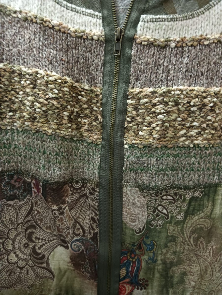 CHAQUETA MUJER VERDE DE PUNTO CON ESTAMPADO - Imagen 3
