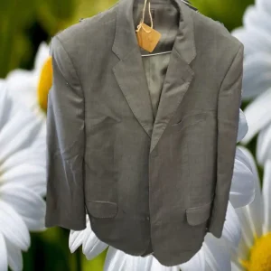 TRAJE HOMBRE GRIS DE VESTIR ( FALTA BOTÓN CIERRE PANTALÓN )