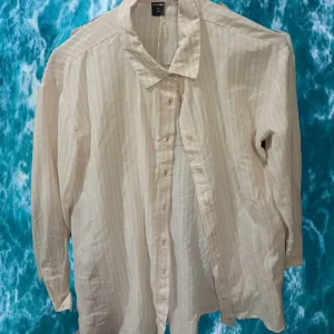 CAMISA MUJER MANGA LARGA BEIGE CON RAYAS BLANCAS