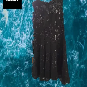 VESTIDO NEGRO LARGO DE FIESTA CON TIRANTES Y TELA TIPO MALLA Y CON LENTEJUELAS DKNY ( TARA DESCOSIDO PARTE TRASERA - DEBAJO CREMALLERA -)