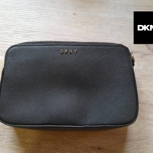 BOLSO PEQUEÑO NEGRO PIEL DKNY ( TARA ENGANCHE CADENA ROTO )