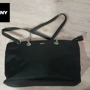 BOLSO NEGRO DE TELA GRANDE DKNY ( TARA ROCE EN ASA )